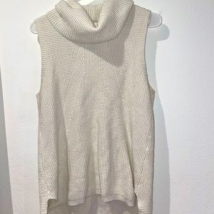 White knit top perfect for fall and winter